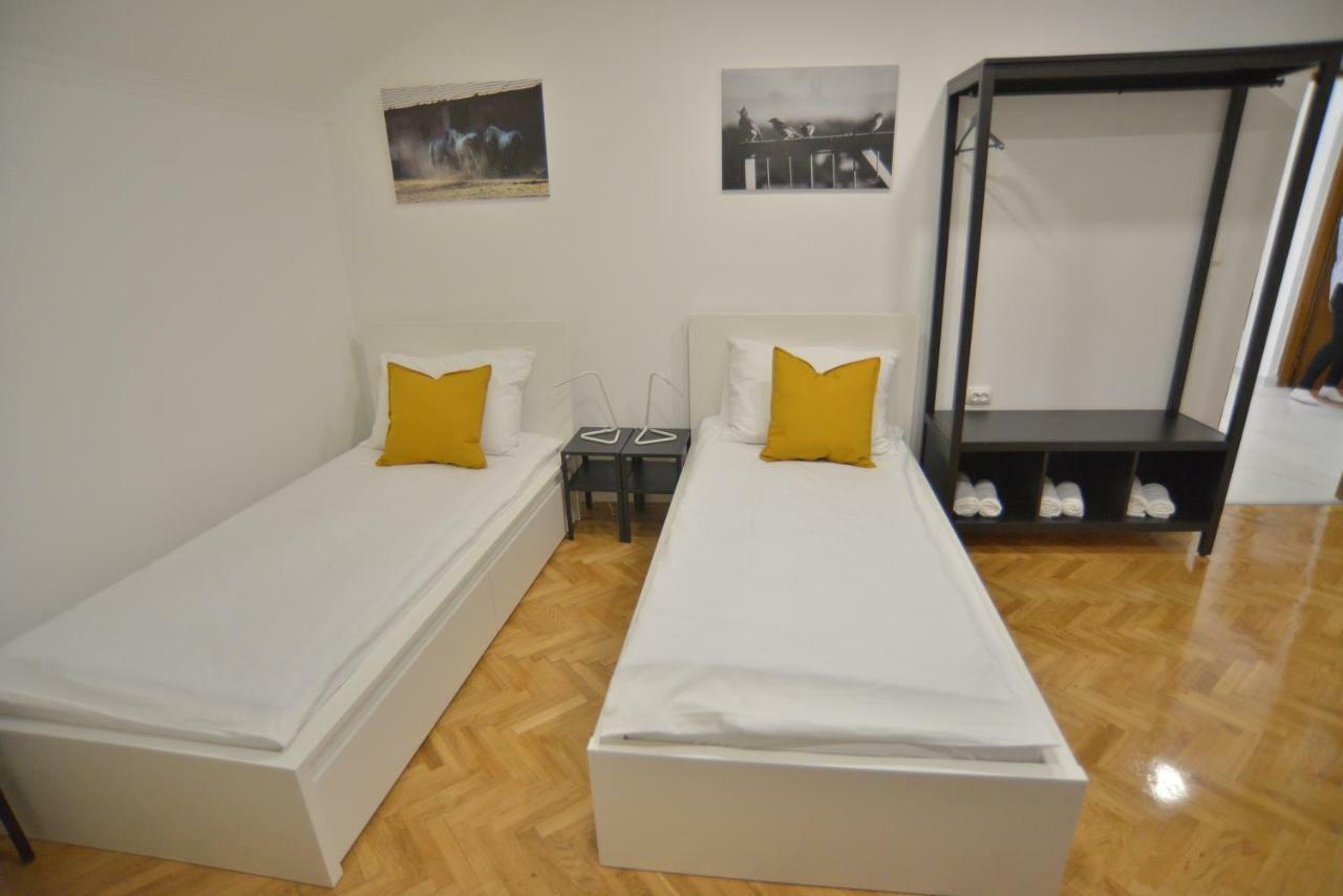 Apartman Lena Ðakovo Eksteriør bilde